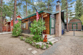 Cozy Bear Cabin Hot Tub Patio BBQ Fenced